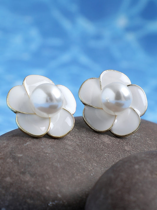 GOLD PLATED CASUAL PEARLS STUD FOR WOMEN
