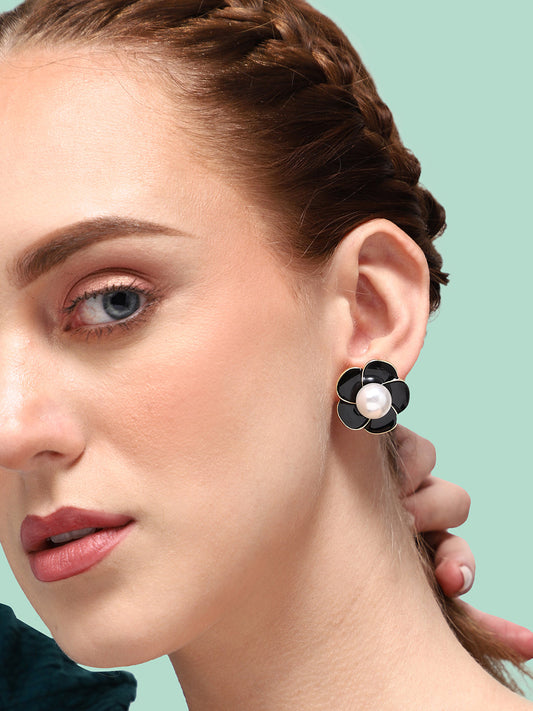 GOLD PLATED CASUAL PEARLS STUD FOR WOMEN