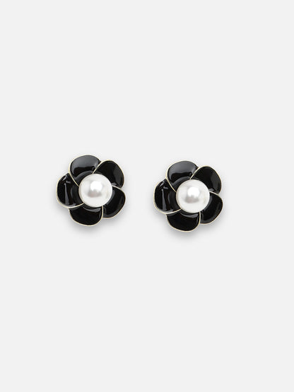 GOLD PLATED CASUAL PEARLS STUD FOR WOMEN