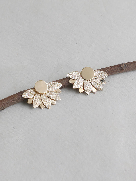 GOLD PLATED CASUAL DESIGNER STUD FOR WOMEN