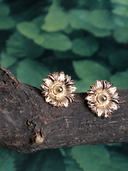 GOLD PLATED CASUAL DESIGNER STUD FOR WOMEN