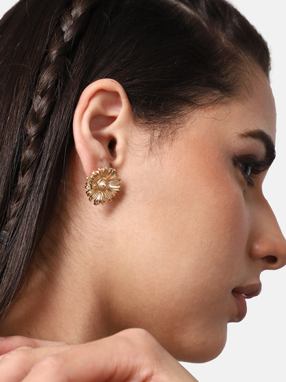 GOLD PLATED CASUAL DESIGNER STUD FOR WOMEN