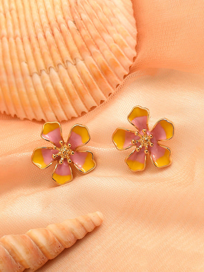 GOLD PLATED CASUAL DESIGNER STUD FOR WOMEN