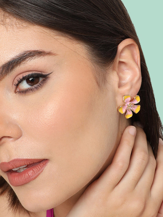 GOLD PLATED CASUAL DESIGNER STUD FOR WOMEN