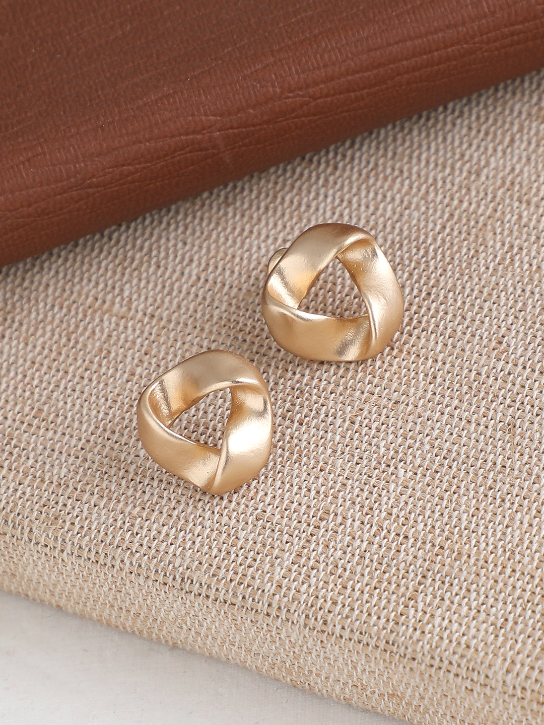 GOLD PLATED CASUAL DESIGNER STUD FOR WOMEN