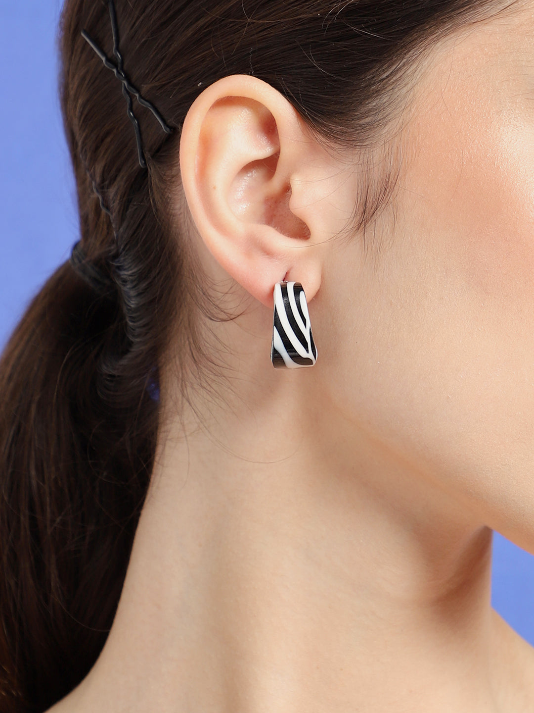 BLACK AND WHITE PRINTED EARRING FOR WOMEN