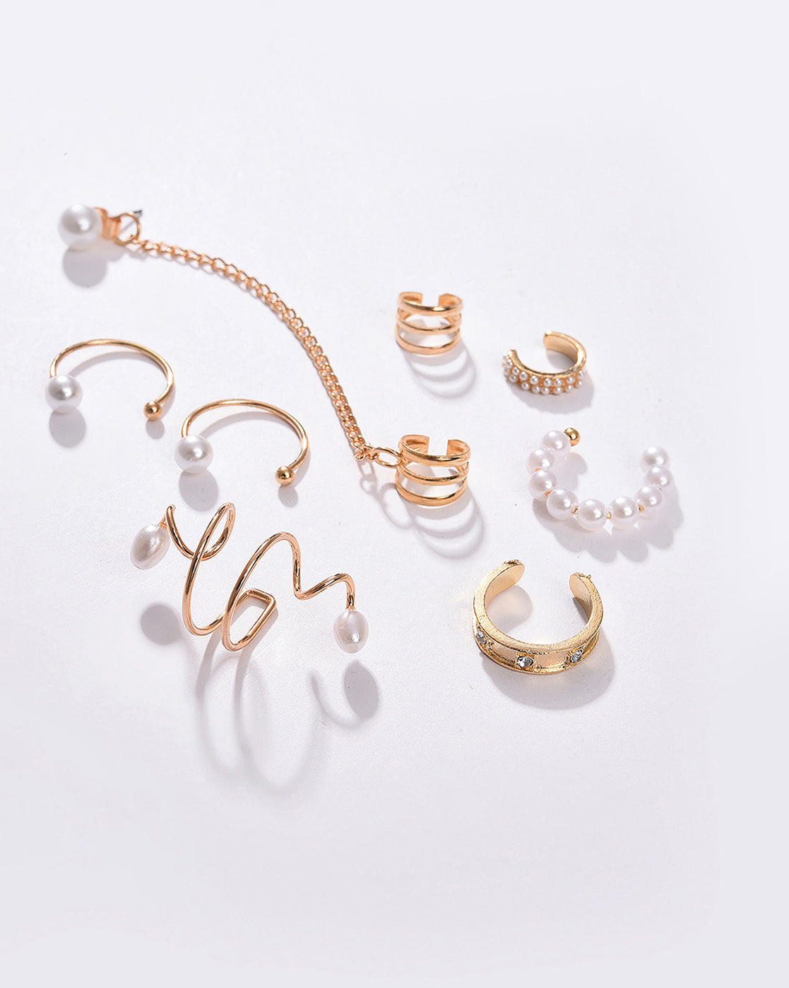 Pack of 8 Gold Plated Pearls Stud