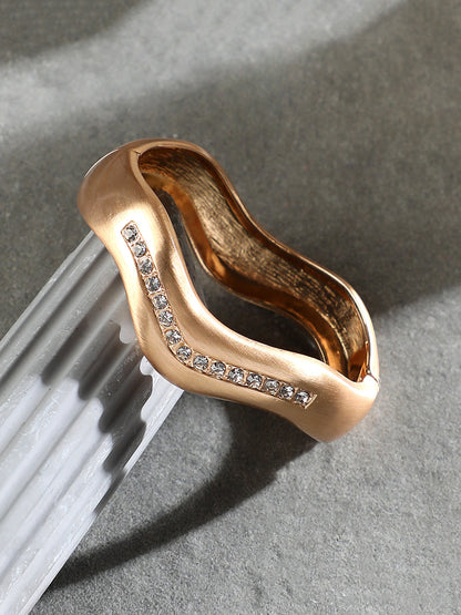 The Onda Bangle Bracelet - Brass Gold-SOHIBR6187