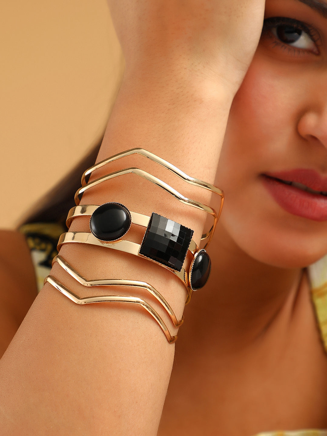 The Cleo Cuff Bracelet - Onyx Black-SOHIBR6192
