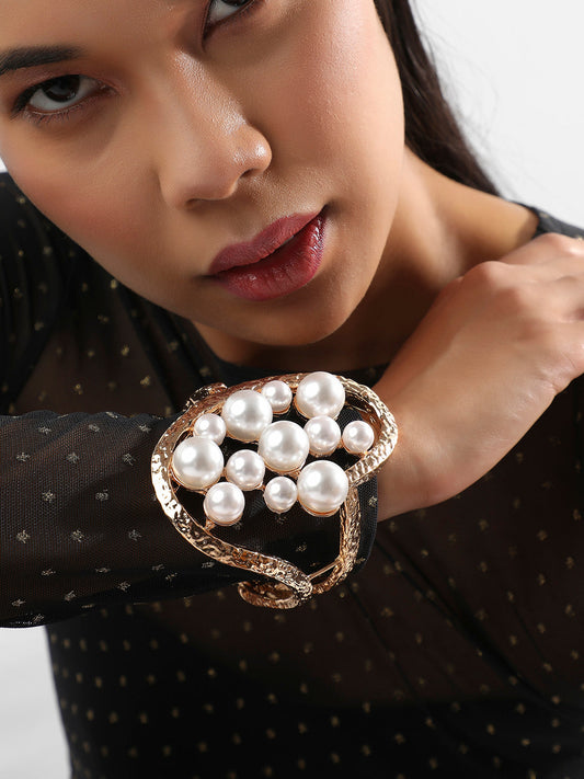 Silver-Plated Pearls Beaded Opulent Odesse Wraparound Bracelet