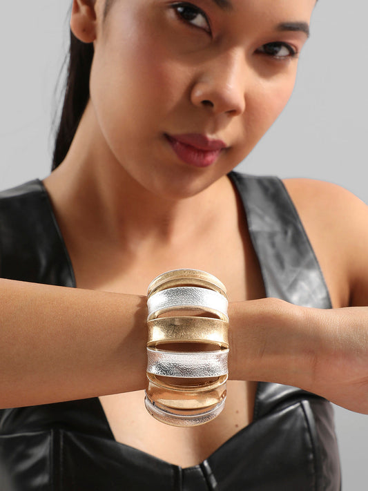 Gold-Plated Contrast Curve Cuff Bracelet