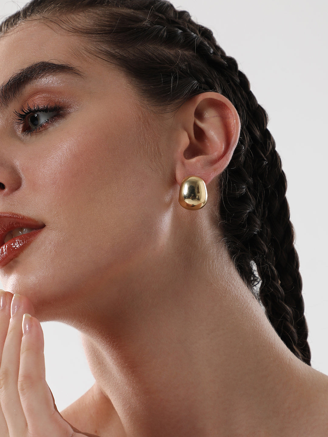The Small Semi-Chunky Hoop Earrings - Champayne Gold-SOHIER6131