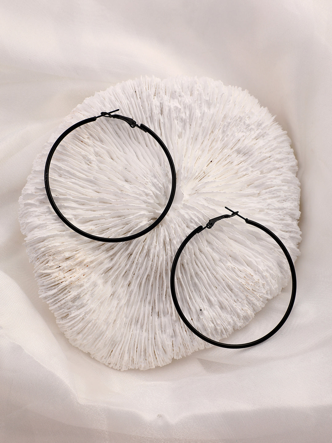 The Large Minimal Hoop Earrings - Onyx Black-SOHIER6161