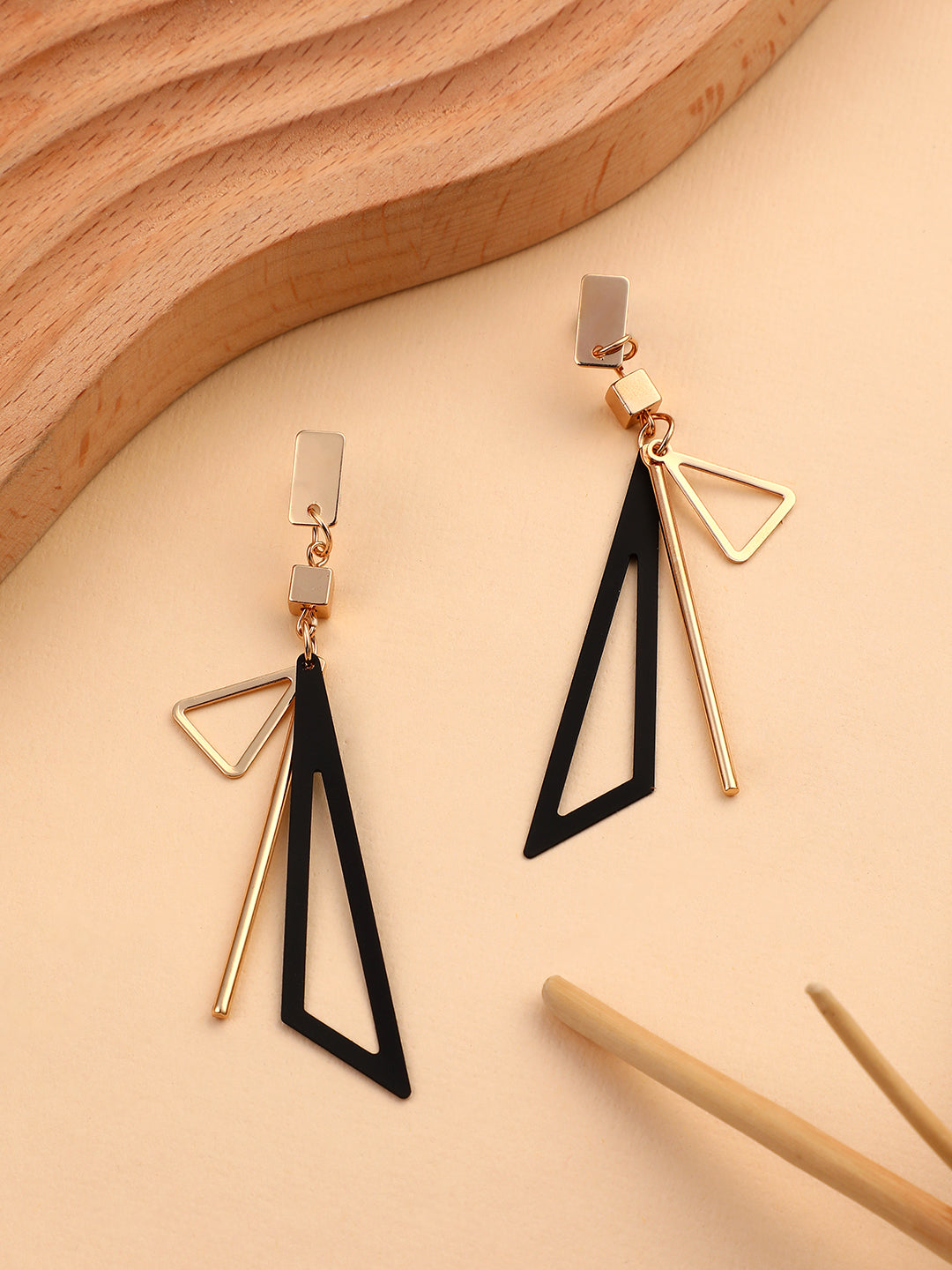 The Géométrique Drop Earrings - Onyx Black-SOHIER6171