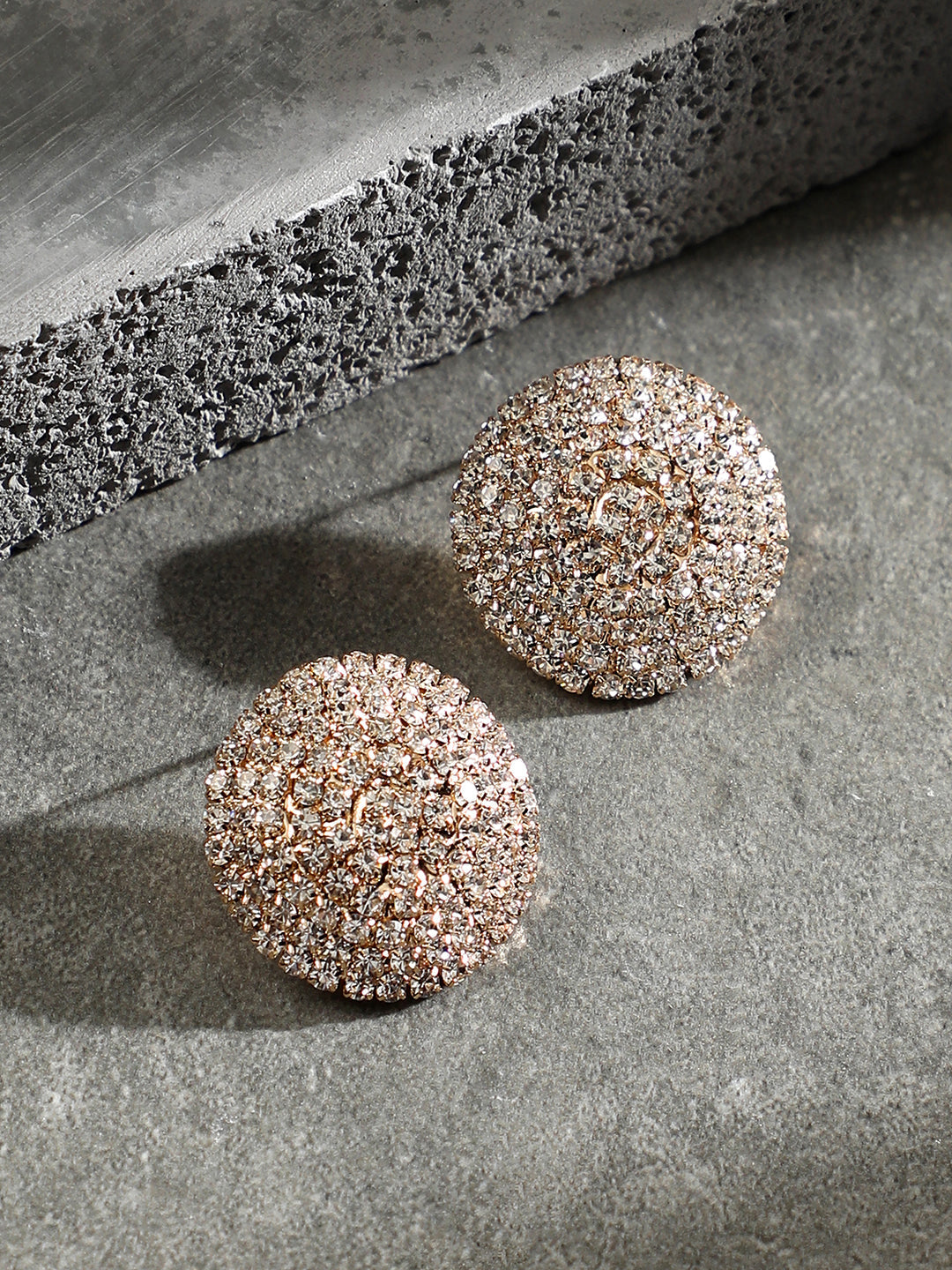 The Medium Crystalized Stud Earrings - Crystal Silver-SOHIER6225