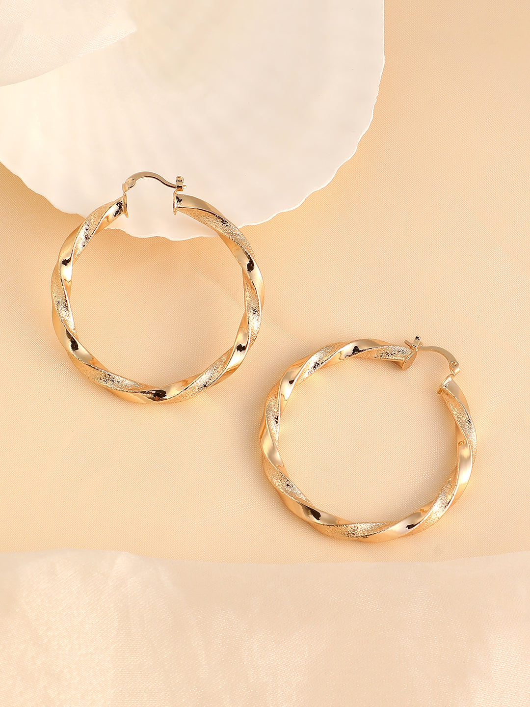 The Medium Twist Hoop Earrings - California Gold-SOHIER6226