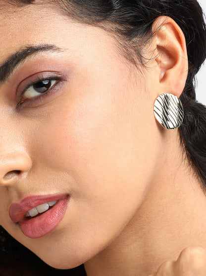 Gold-Plated Dented Lined Circular Studs Earrings