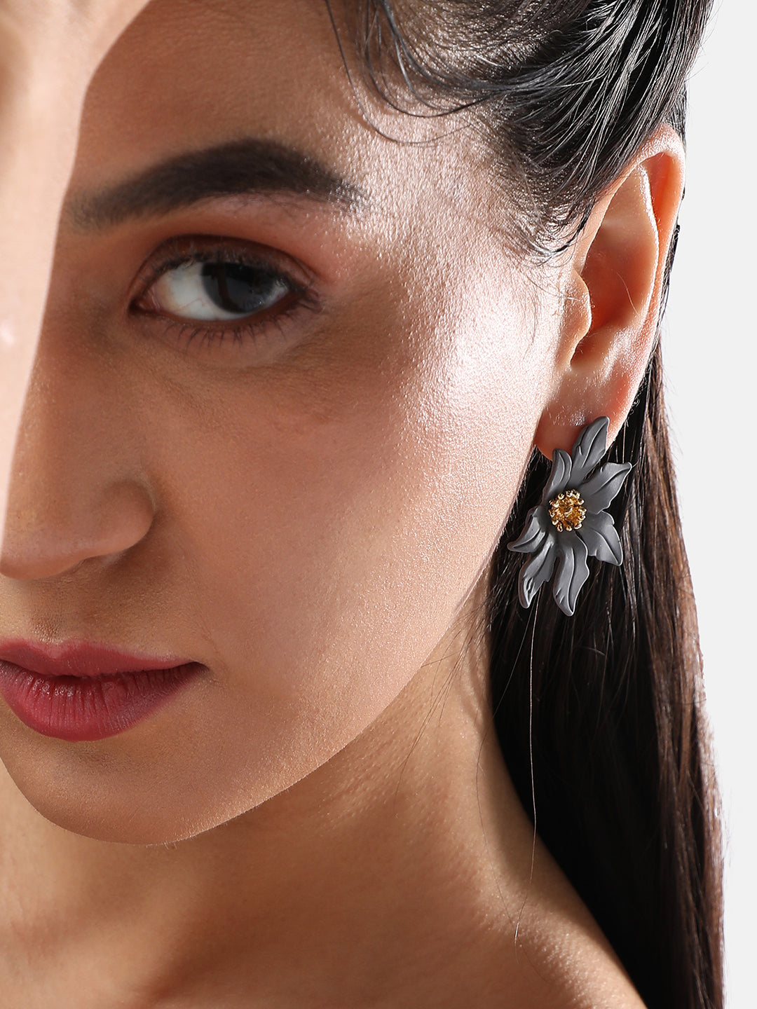 Contemporary Studs Earrings