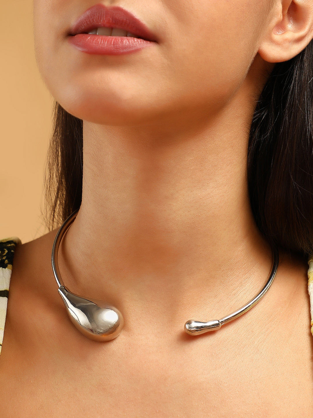 The Drip Torque Necklace - Metallic Silver-SOHINC6089