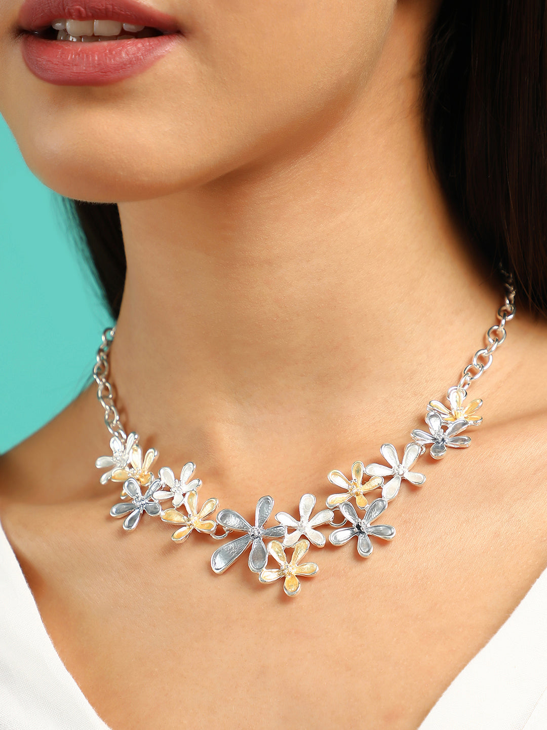 The Daisy Collar Necklace - Champayne Gold:Metallic Silver-SOHINC6231
