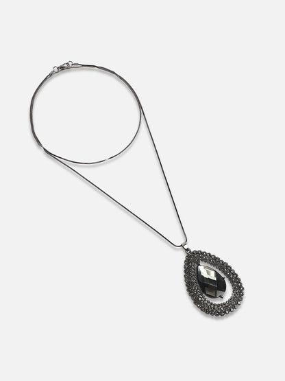 Silver-Plated Oval-Shaped Artificial Stones Studded Velvet Pendants With Chains