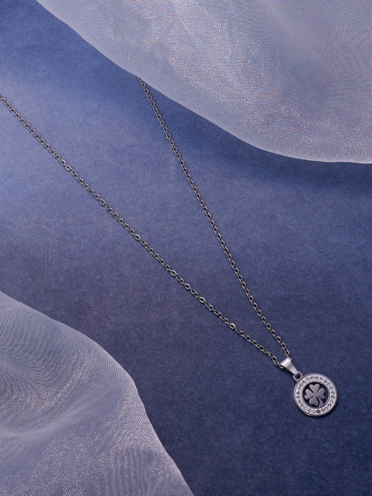 The Clover Pendant Necklace - Metallic Silver-SOHINC8846