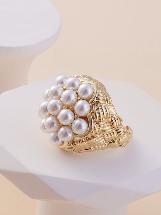 The Elizabethan Statement Ring - Daisy White-SOHIRG6102