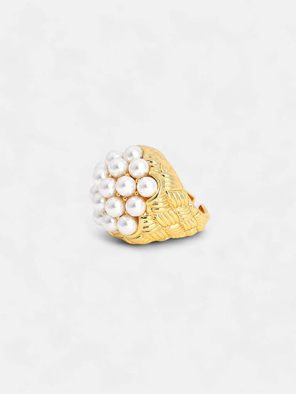The Elizabethan Statement Ring - Daisy White-SOHIRG6102