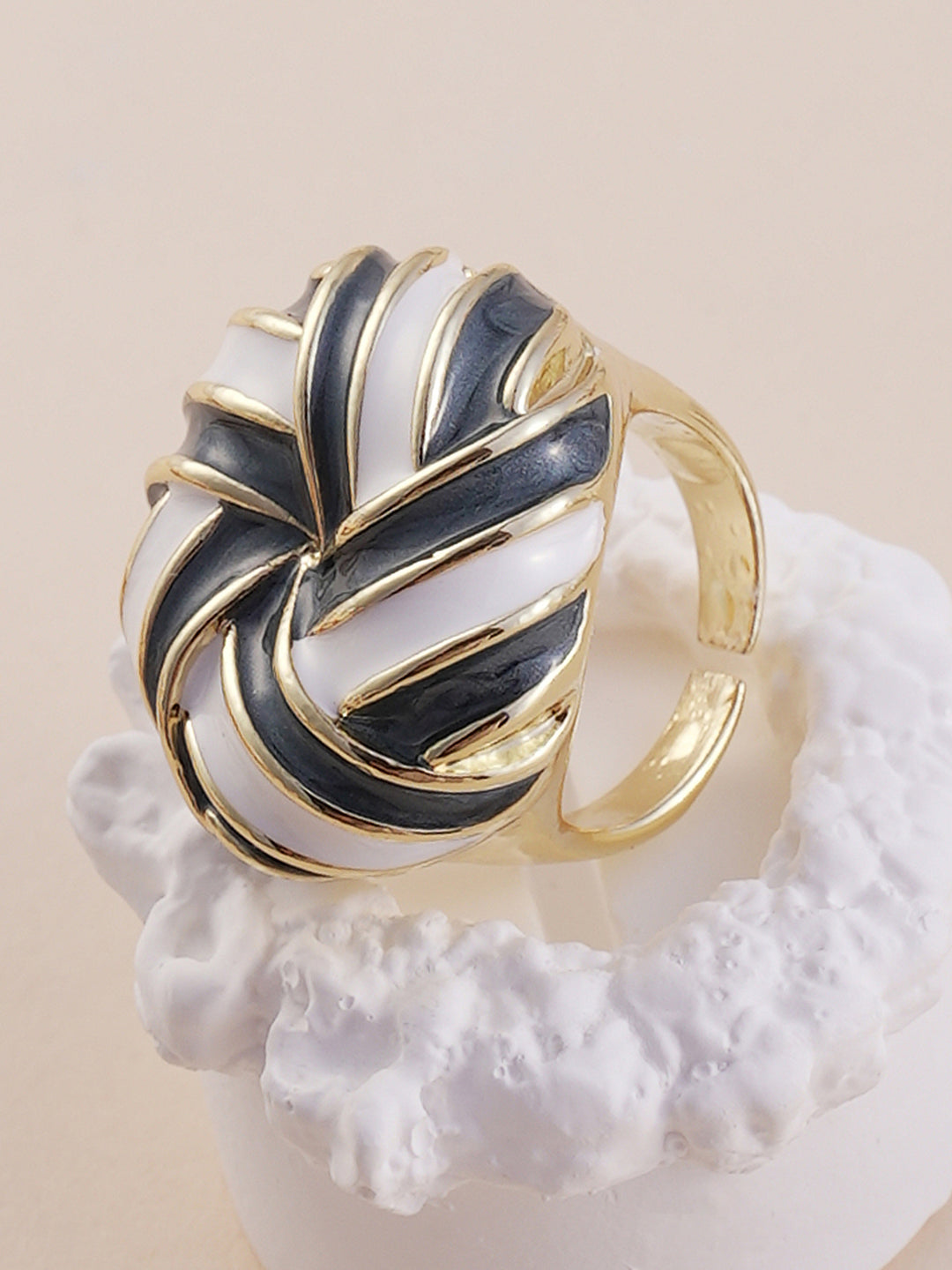 The Candy Swirl Statement Ring - Onyx Black & Chalk White-SOHIRG6118