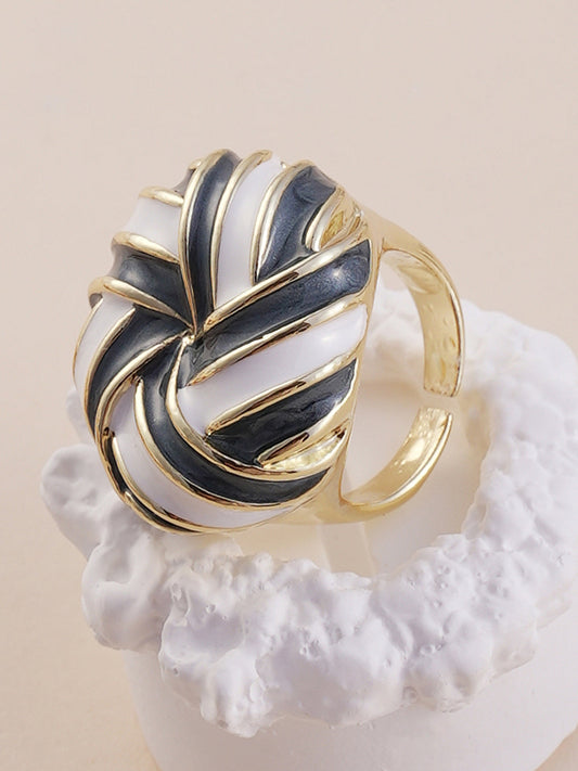 The Candy Swirl Statement Ring - Onyx Black & Chalk White-SOHIRG6118