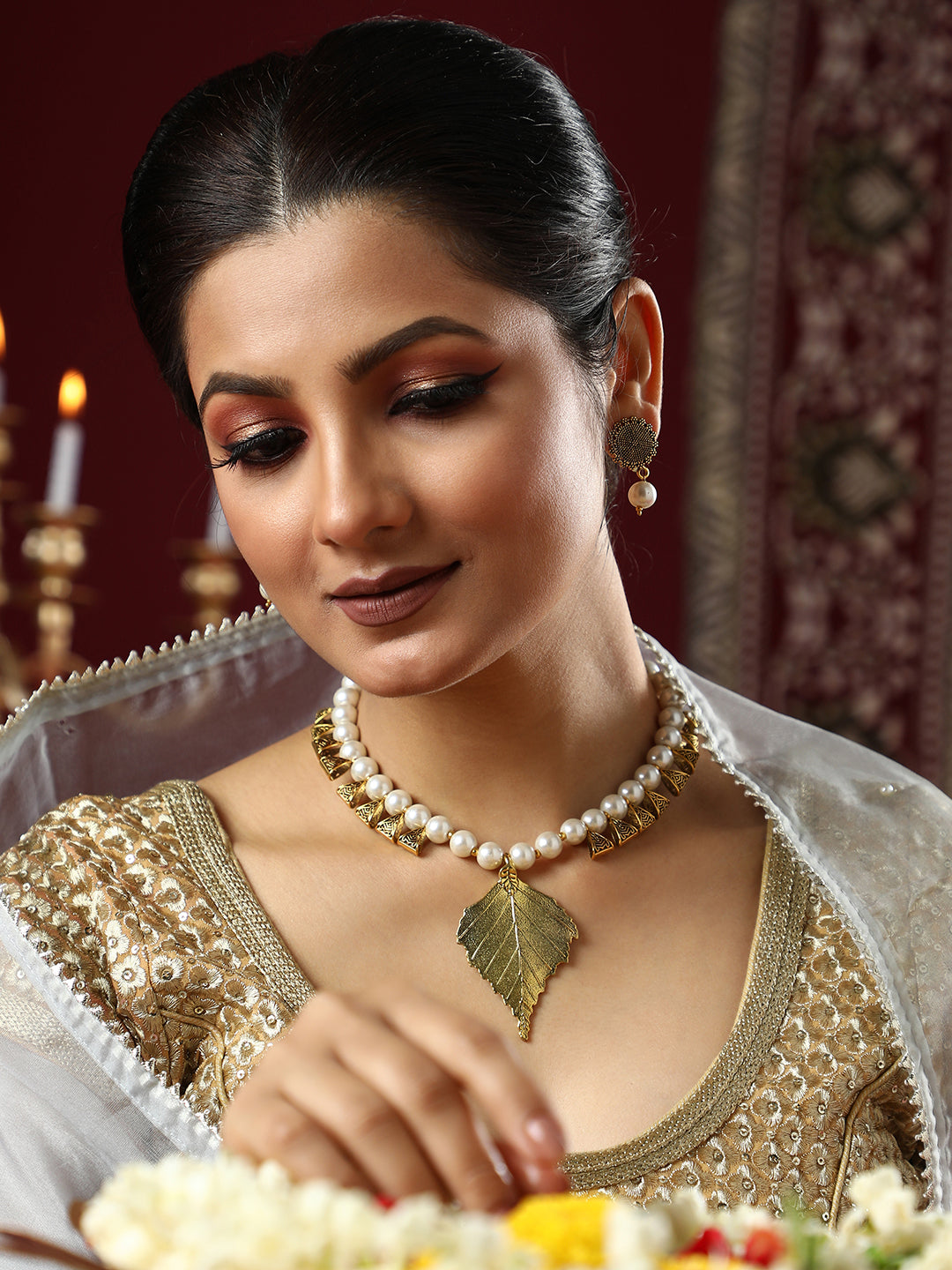 The Kasika Jewellery Set - Antique Gold-SOHNCK1045
