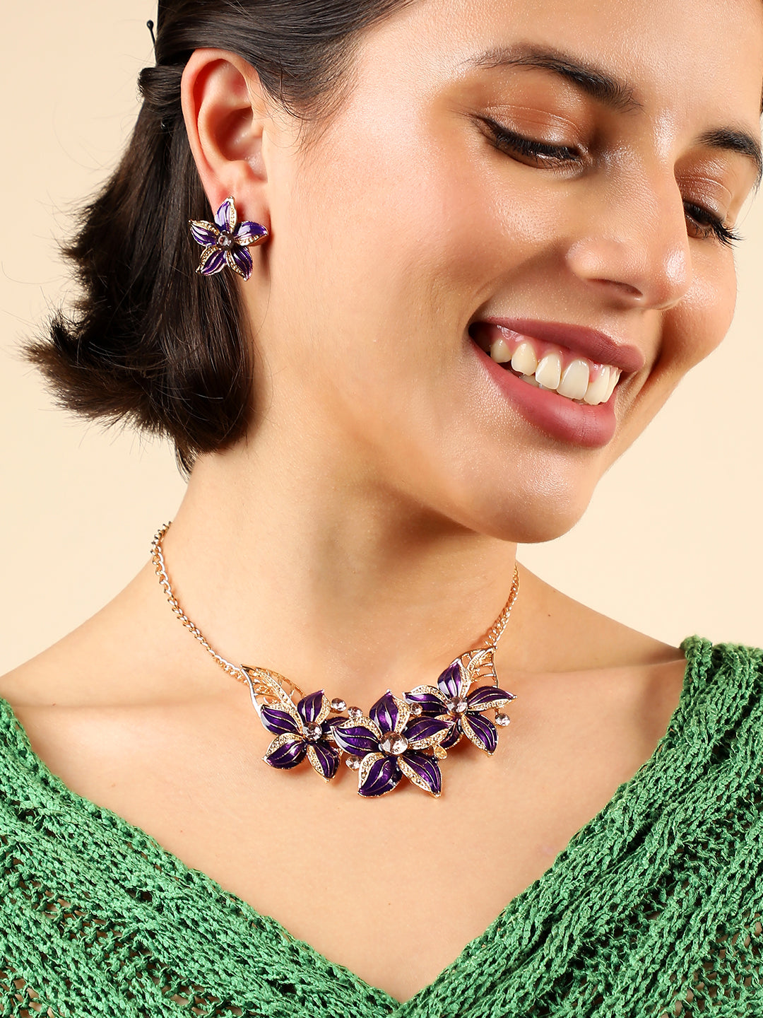 GOLD PLATED FLOWER DETAILING JEWELLERY SET