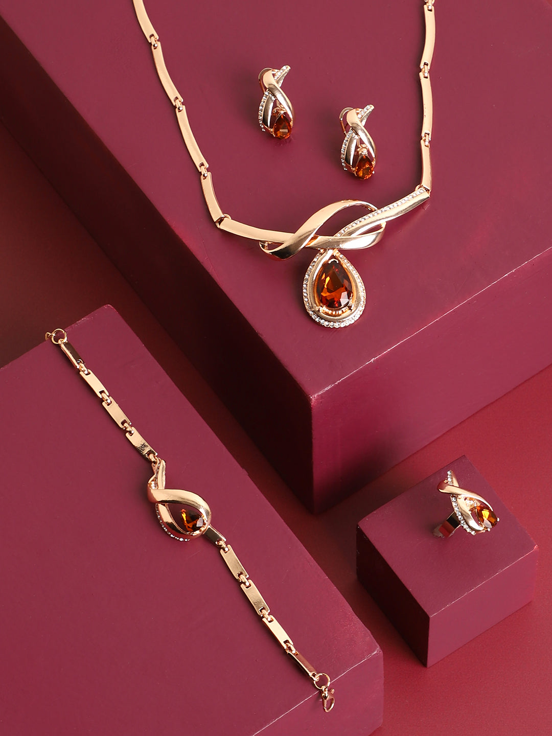 GOLD PLATED DESIGNER JEWELLERY SET