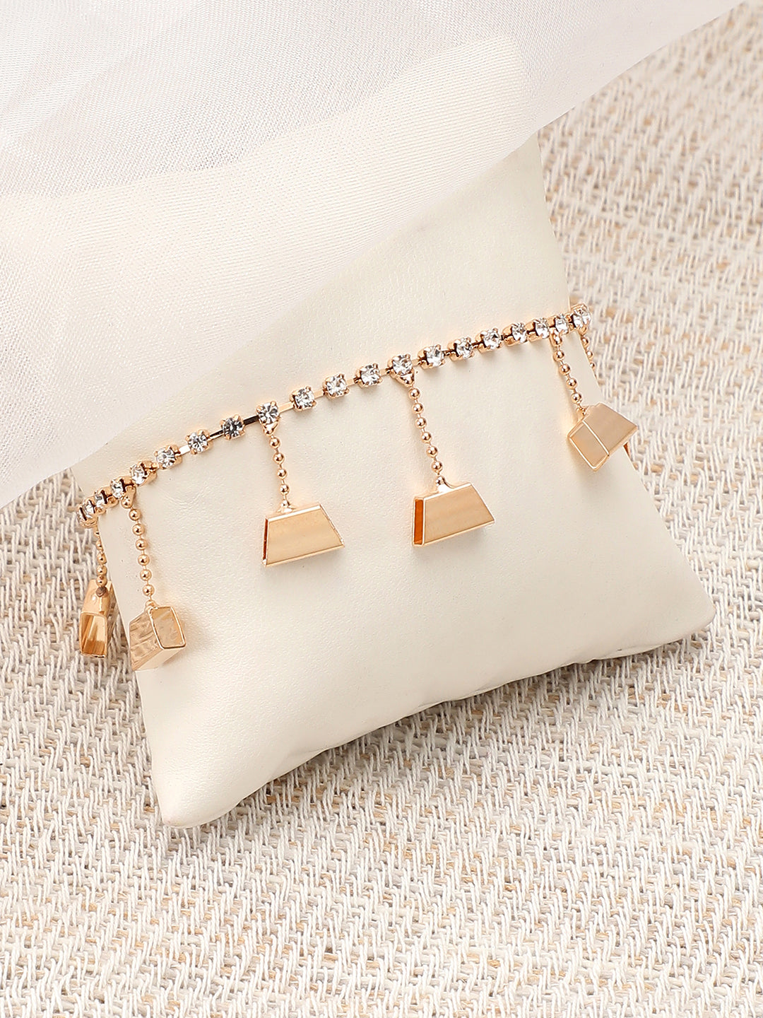 Linked Luxury