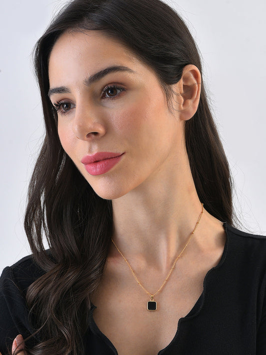 Brunette Pendant