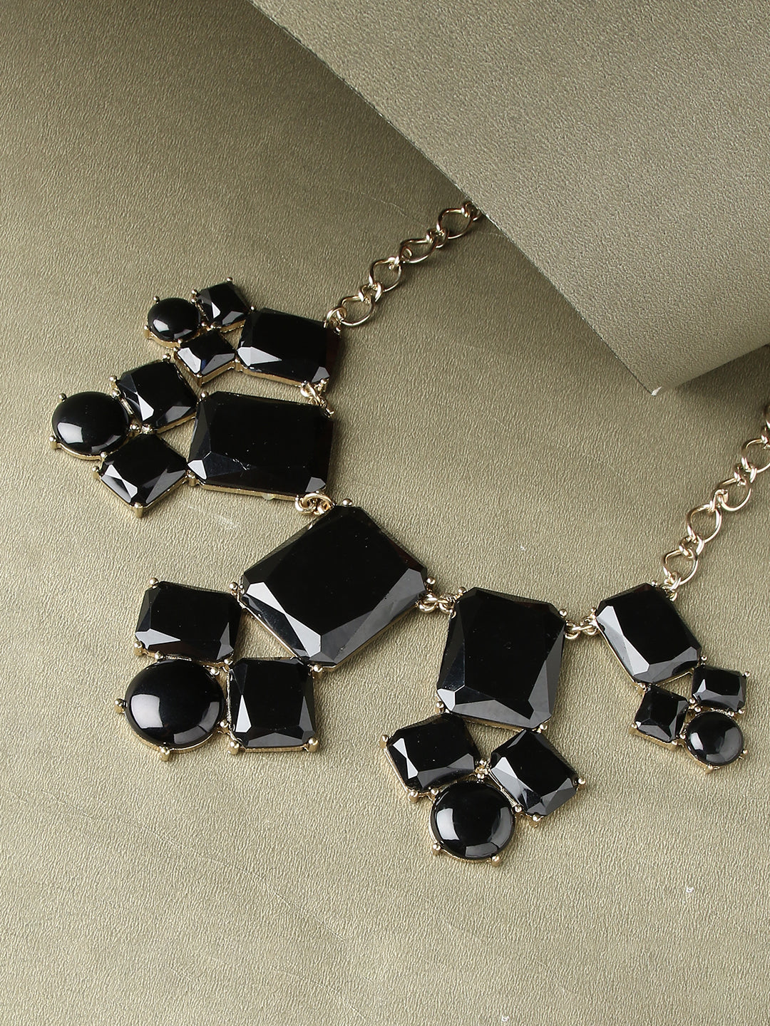 Vandal's Vixen Necklace