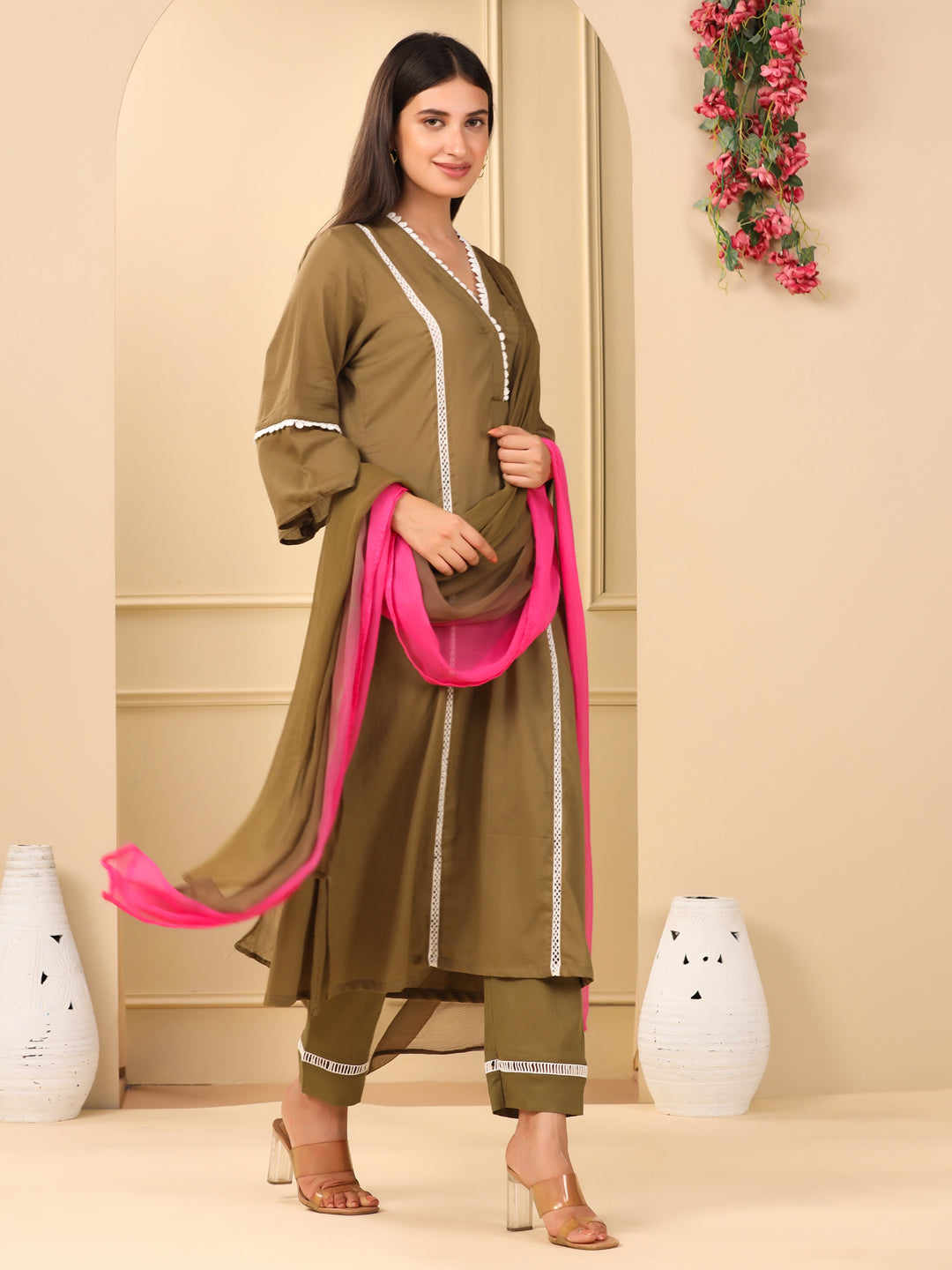Chitra Suit Set