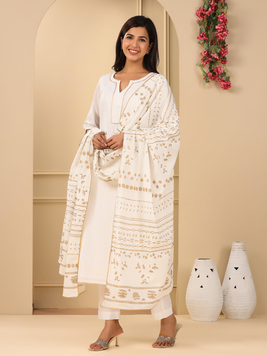 Divya Suit Set