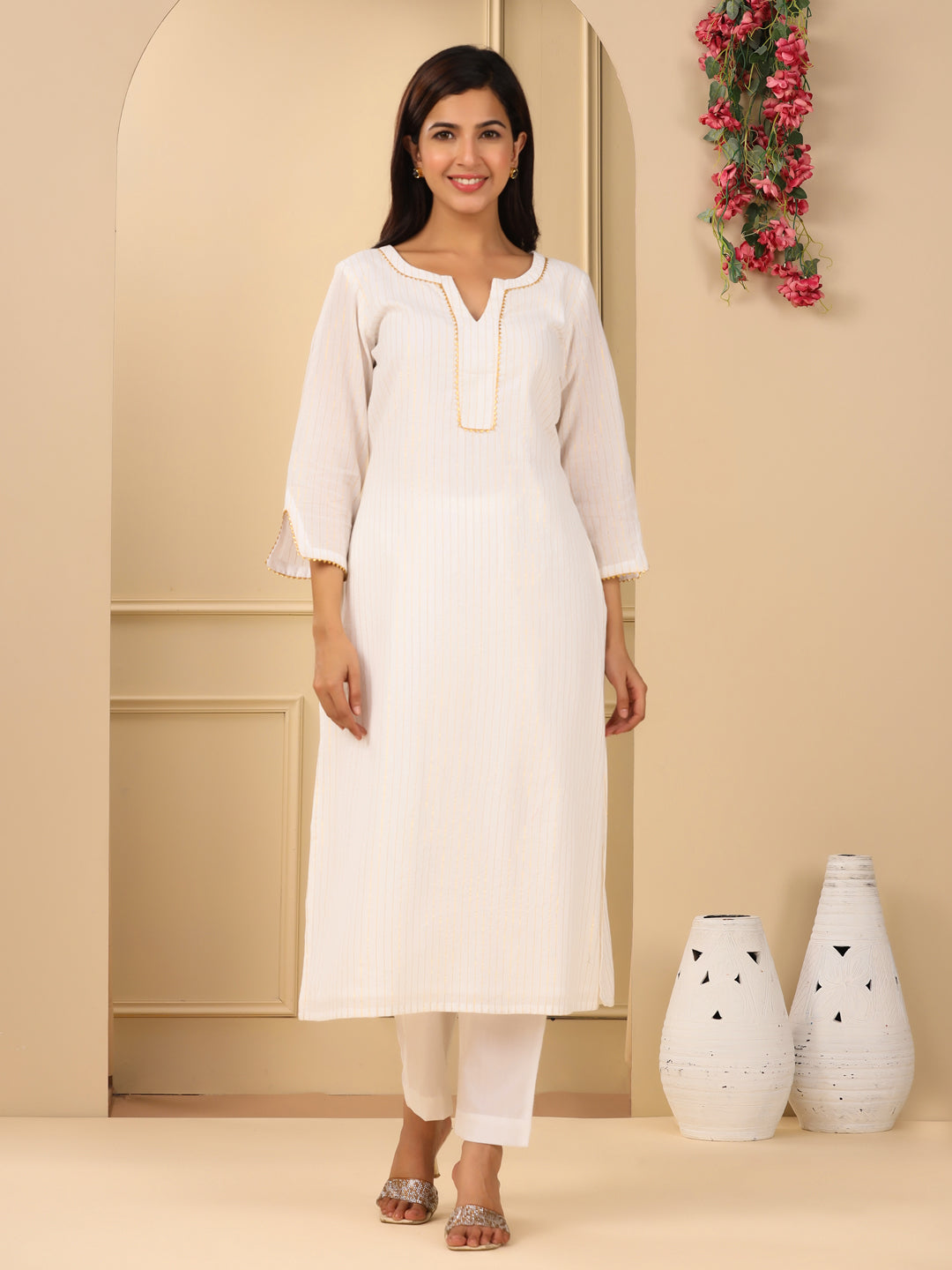 Divya Suit Set