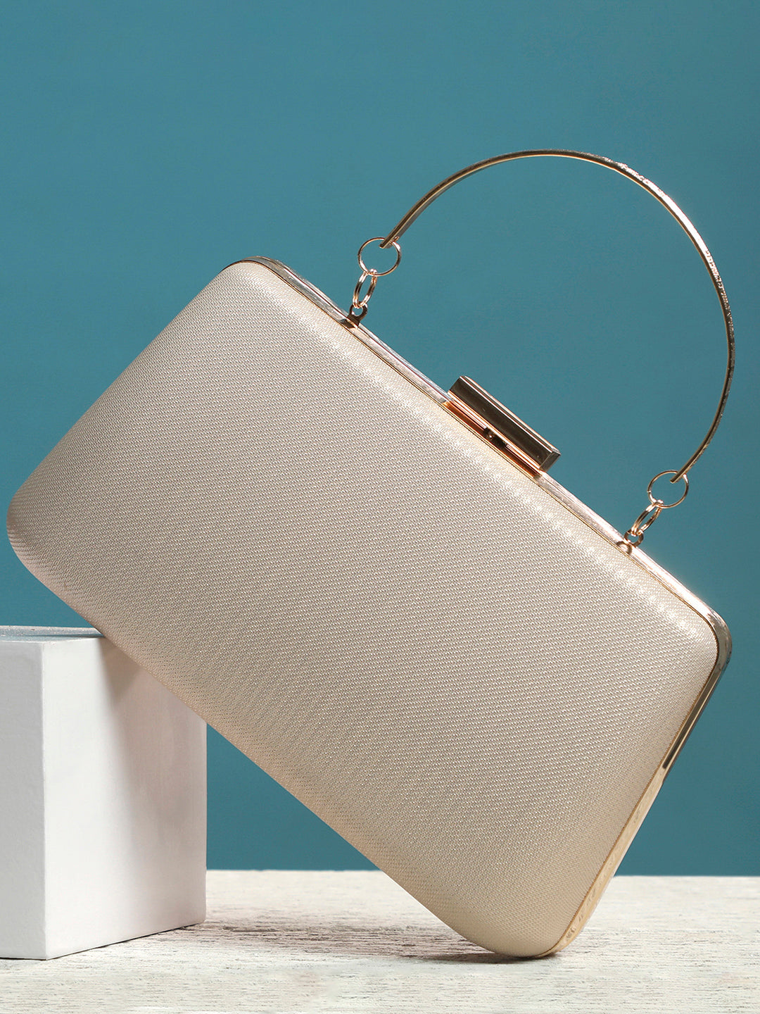Isidora Clutch