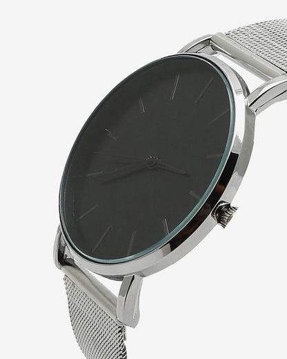 Black Analog Round Dial With Metal Mesh Strap