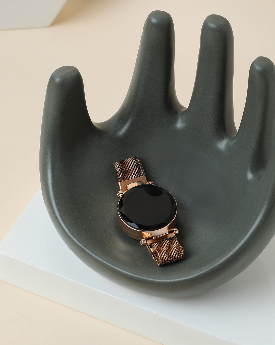 Black Digital Diamond Cut Round Dial & Gold Mesh Metal Strap