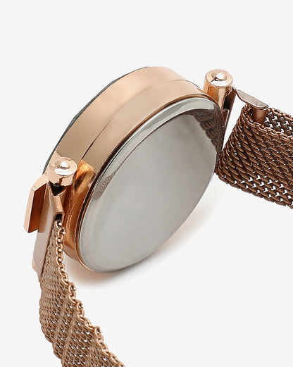 BLACK DIGITAL DIAMOND CUT ROUND DIAL AND GOLD MESH METAL STRAP