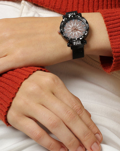 Black Crystal Stone Decorative Analog Round Dial With Black Metal Mesh Strap