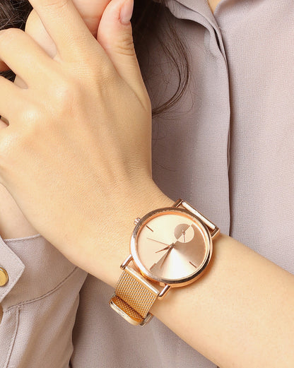Rose Gold Analog Round Dial With Metal Mesh Strap