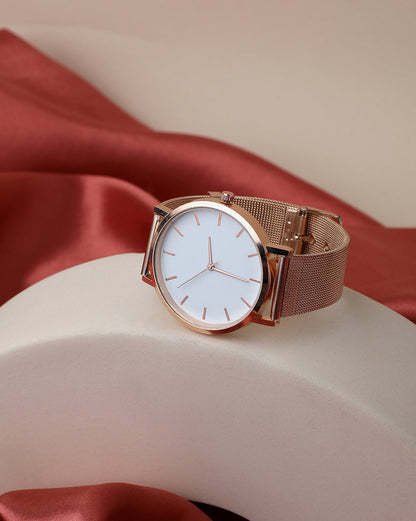 White Analog Round Dial With Gold Hour Marker & Gold Metal Mesh Strap