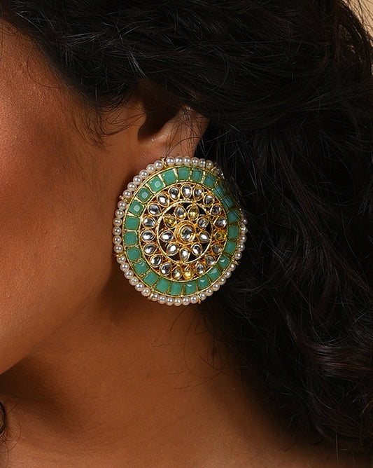 Women Green Kundan Round Stud Earrings
