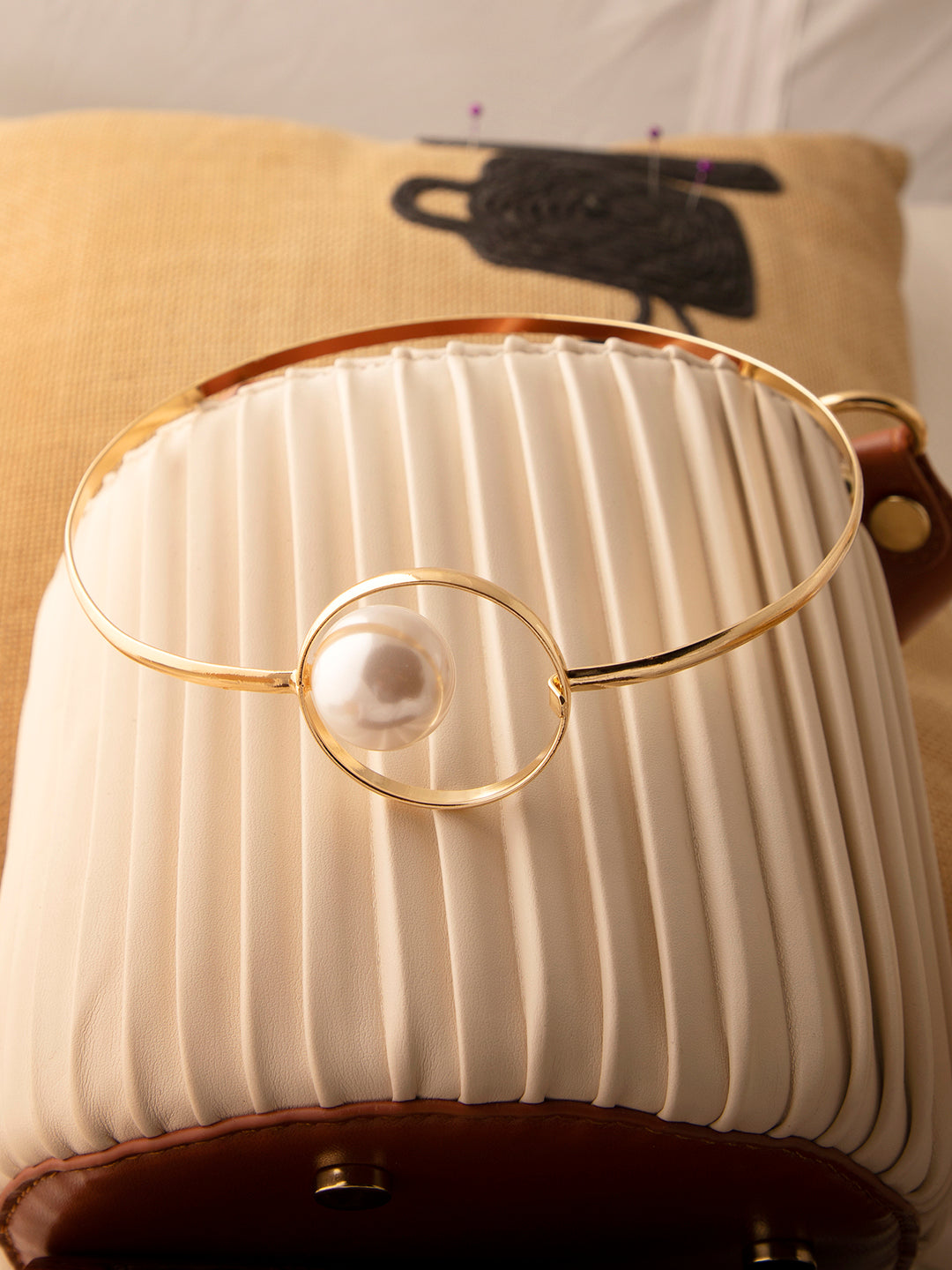 Saturn Pearl Choker