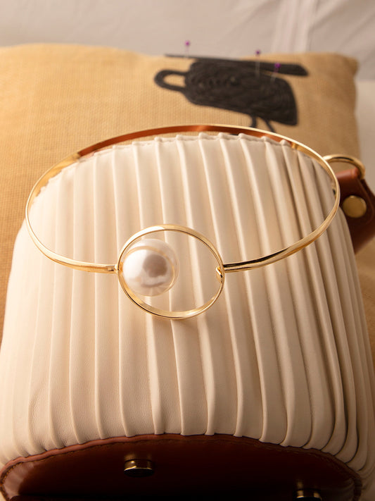 Saturn Pearl Choker