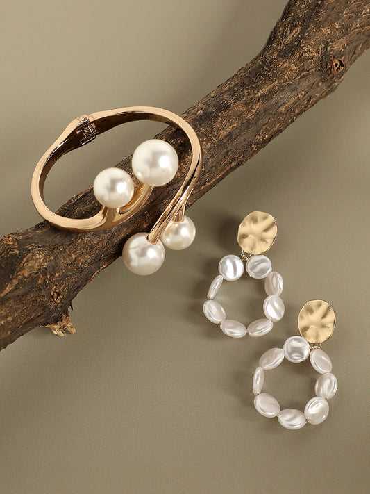 Pack Of Pearl Earrings & Bracelet
